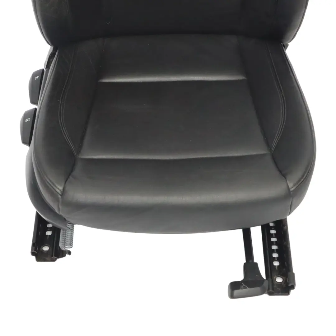 Sedile Anteriore Destro Interno Pelle Boston Nero per BMW E87 LCI con numero di parte 9127336 BMW E87 LCI Sedile Anteriore Destro Interno Pelle Boston Nero - SKU 9127336-1 - Numero di parte 9127336
