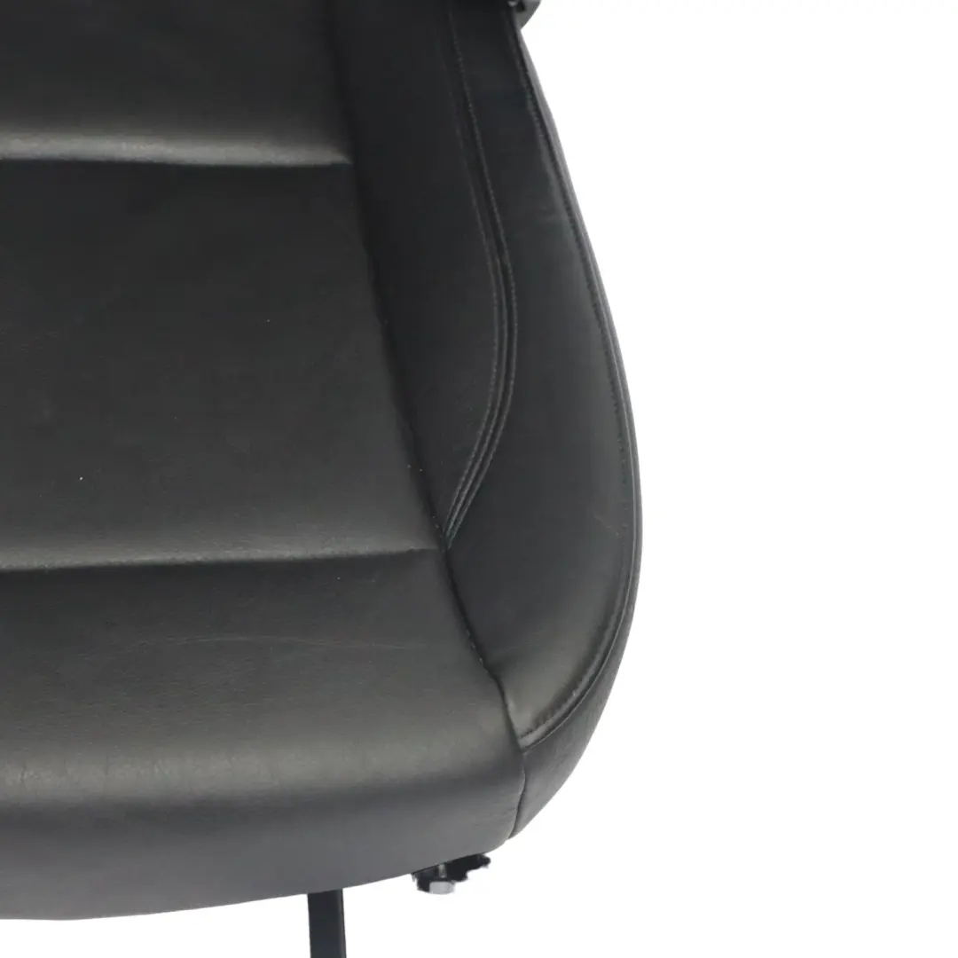 Sedile Anteriore Destro Interno Pelle Boston Nero per BMW E87 LCI con numero di parte 9127336 BMW E87 LCI Sedile Anteriore Destro Interno Pelle Boston Nero - SKU 9127336-1 - Numero di parte 9127336