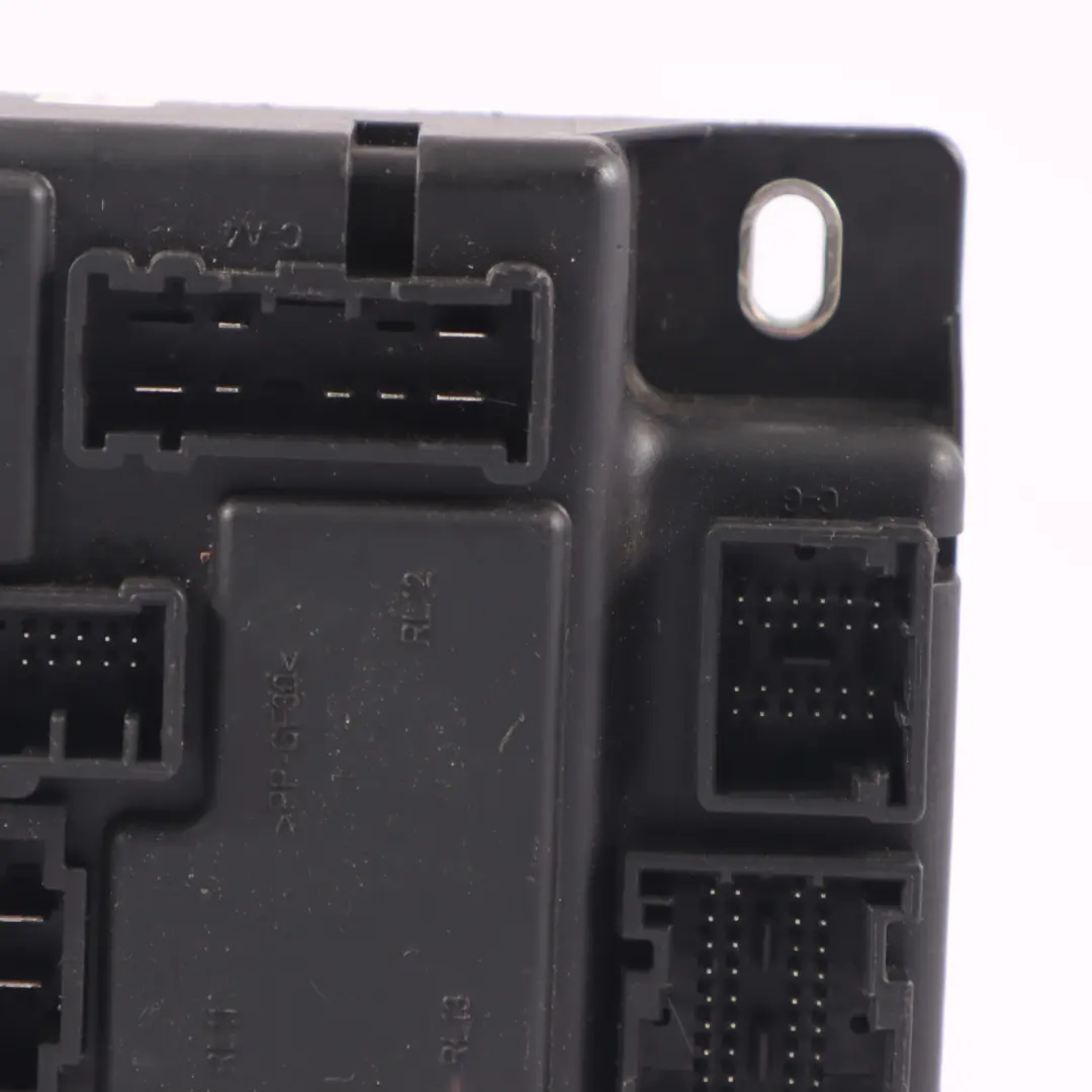 Caja de distribución de fusibles PL3 SPEG H7 DC/DC para Mini Countryman R60 con número de pieza 9809590 Mini Countryman R60 Caja de distribución de fusibles PL3 SPEG H7 DC/DC - SKU 9809590-1 - Número de pieza 9809590