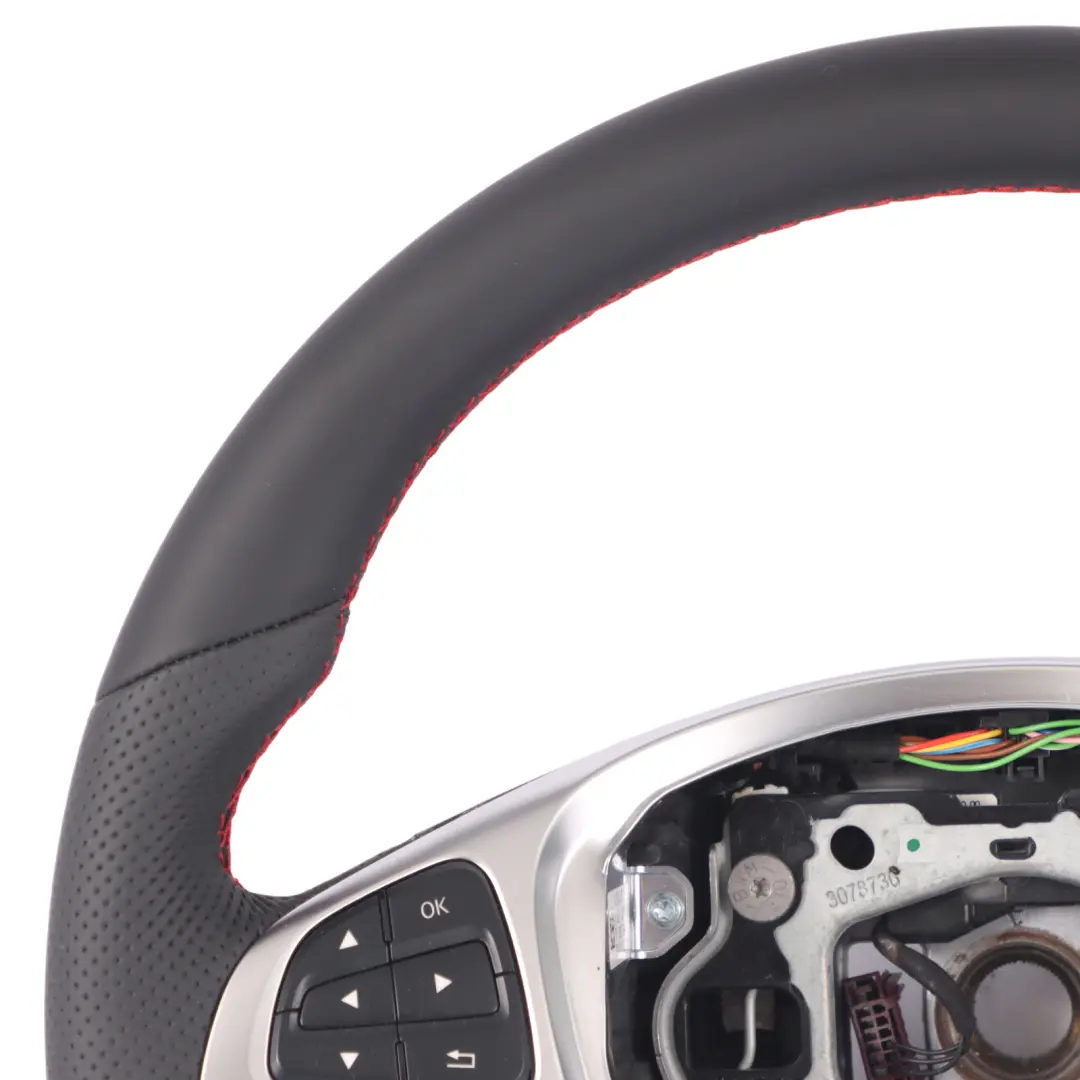 W117 NUOVO Pelle Nera Fili Rossi Multifunzione per Volante Mercedes W176 con numero di parte A0004603303-1 Volante Mercedes W176 W117 NUOVO Pelle Nera Fili Rossi Multifunzione - SKU A0004603303-1 - Numero di parte A0004603303-1