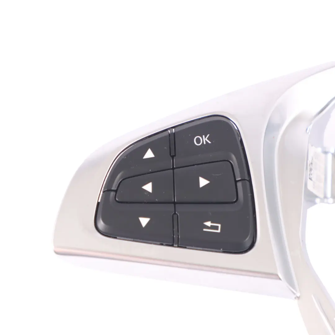 Mercedes W176 Volante Interruptor Multifunción Botón Trim - SKU A0004603303 - Número de pieza A0004603303