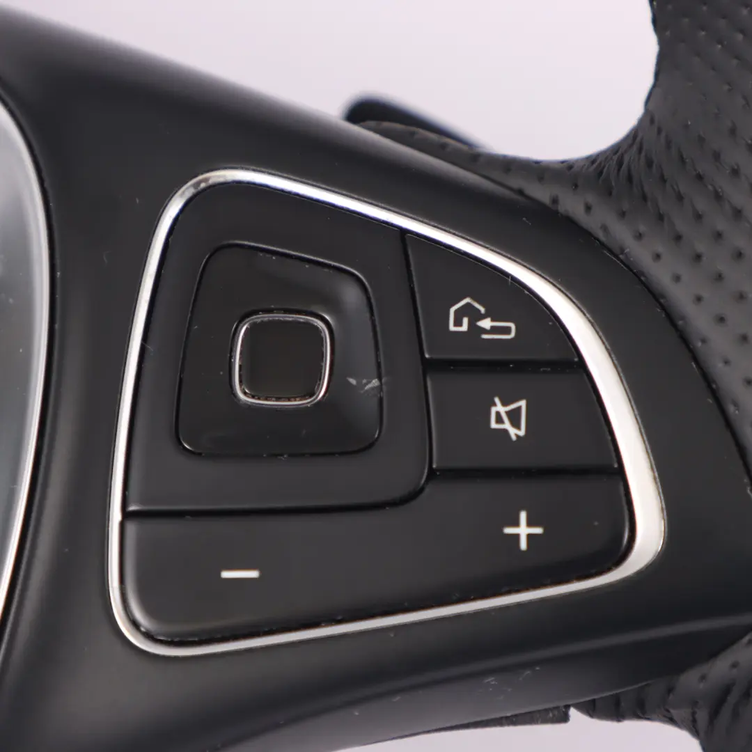 Mercedes W213 NOUVEAU Volant Sport Cuir Noir Avec Palettes Changement Vitesse - SKU A0004605600-2 - Numéro de pièce A0004605600