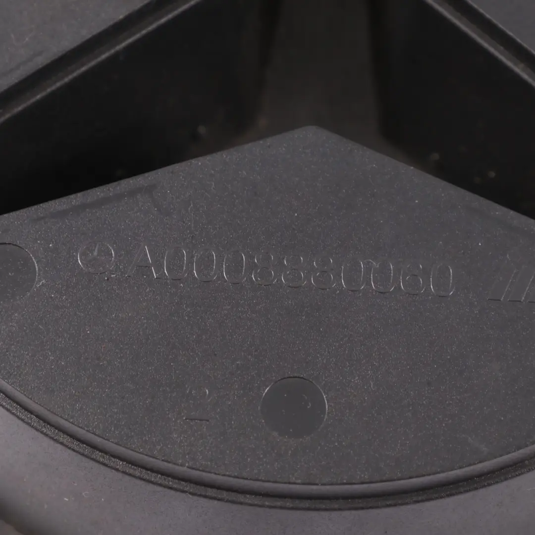 Mercedes W205 Support D'emblème Capot Avant - SKU A0008880060-1 - Numéro de pièce A0008880060