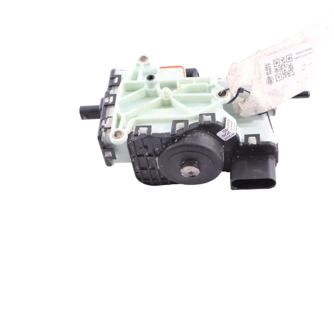 AdBlue Pump Mercedes W164 W212 W221 Additive Tank Assembly Module to with Part number A0024706894 AdBlue Pump Mercedes W164 W212 W221 Additive Tank Assembly Module - SKU A0024706894 - Part number A0024706894