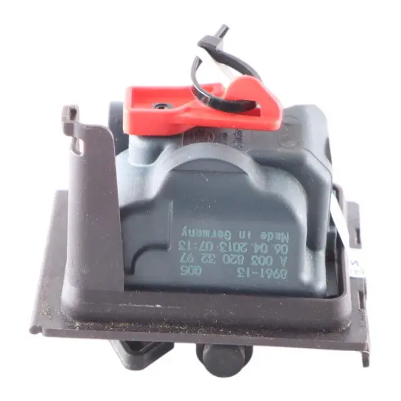 Mécanisme verrouillage trappe carburant Motor Actuator pour Mercedes W176 W246 C117 à propos du numéro de pièce A0038203297 Mercedes W176 W246 C117 Mécanisme verrouillage trappe carburant Motor Actuator - SKU A0038203297 - Numéro de pièce A0038203297