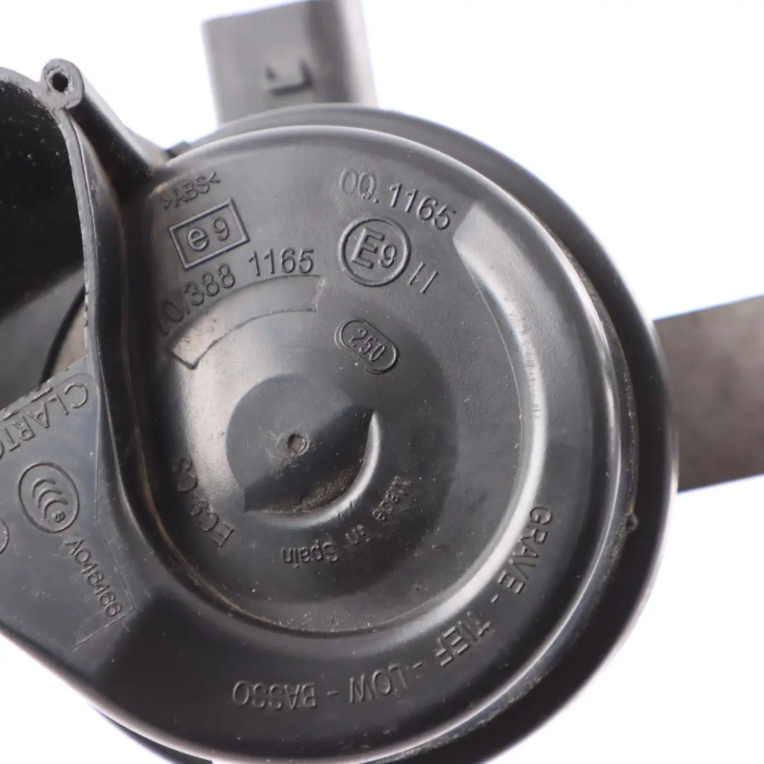 Horn Signal Alarm Siren Low Pitch Tone 420Hz Right O/S to Mercedes W221 with Part number A0065429520 Mercedes W221 Horn Signal Alarm Siren Low Pitch Tone 420Hz Right O/S - SKU A0065429520 - Part number A0065429520