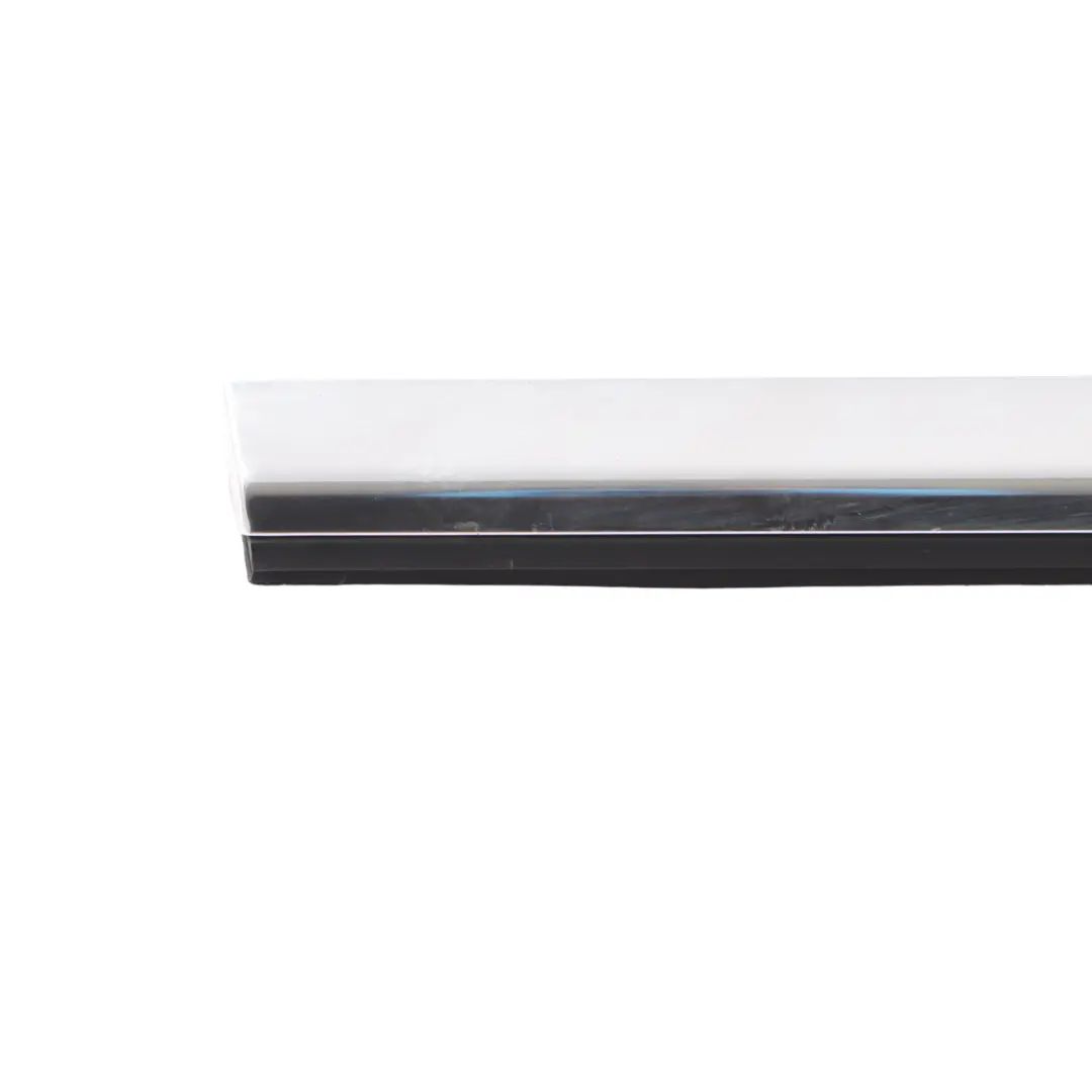 Baguette Moulure Vitre Porte Droite Chrome A1777254800 pour Mercedes CLA C117 à propos du numéro de pièce A1177350282 Mercedes CLA C117 Baguette Moulure Vitre Porte Droite Chrome A1777254800 - SKU A1177350282 - Numéro de pièce A1177350282