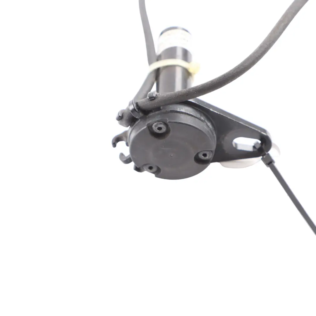Cerniera Del Cofano Motore Attuatore Sinistro Destro per Mercedes A W176 con numero di parte A1179061000 Mercedes A W176 Cerniera Del Cofano Motore Attuatore Sinistro Destro - SKU A1179061000 - Numero di parte A1179061000