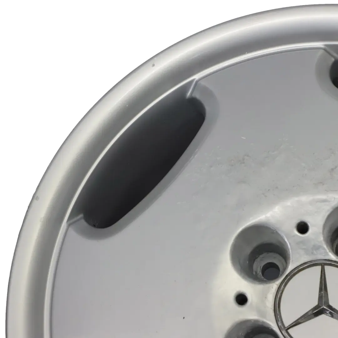 Silberne Leicht Metall Felge 5-Loch 18" 8,5J ET:47 für Mercedes CL C140 mit Teilenummer A1404011302 Mercedes CL C140 Silberne Leicht Metall Felge 5-Loch 18" 8,5J ET:47 - SKU A1404011302-1 - Teilenummer A1404011302