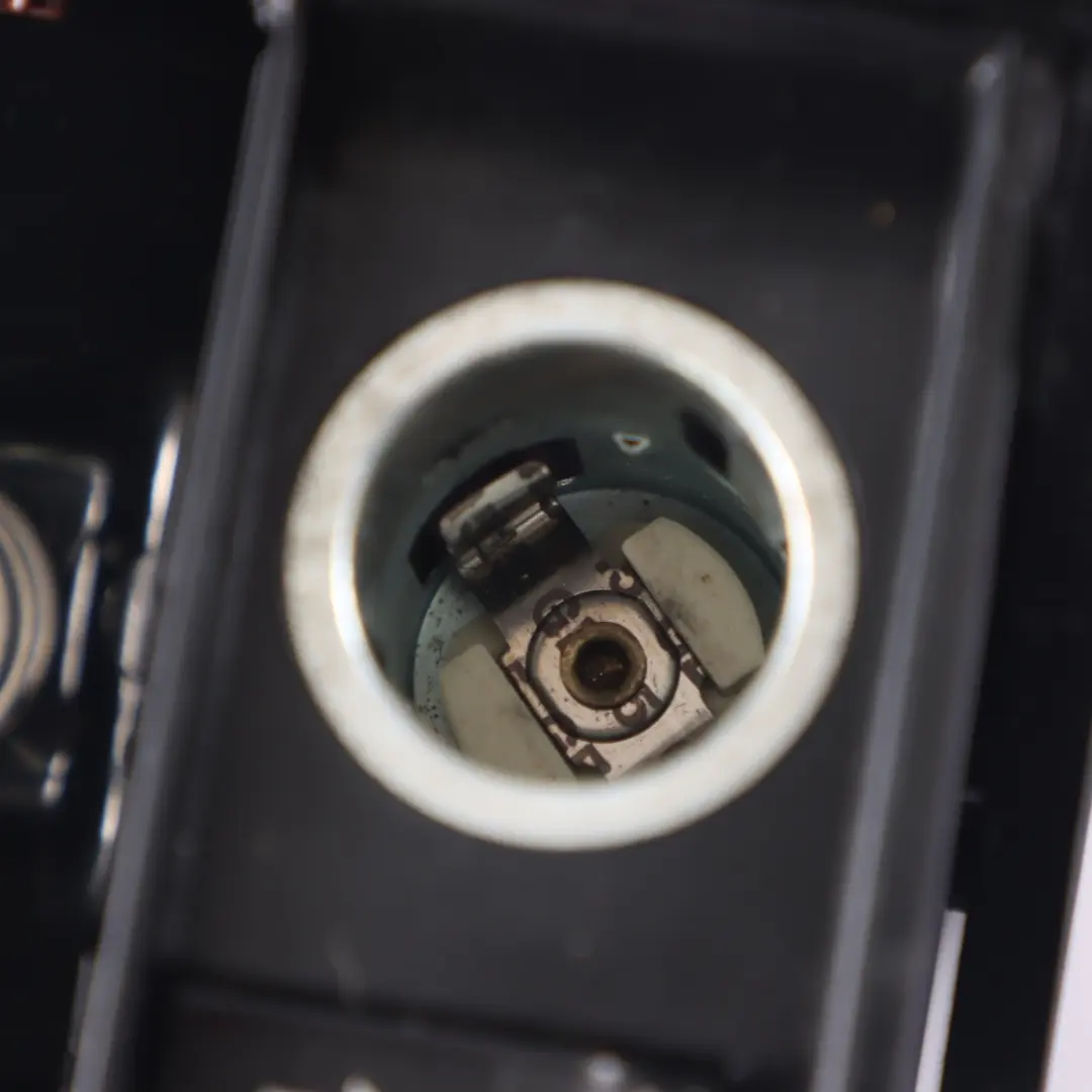 Popielniczka Konsoli Środkowej do Mercedes W140 o numerze A1408100230 Mercedes W140 Popielniczka Konsoli Środkowej - SKU A1408100230 - Numer Części A1408100230