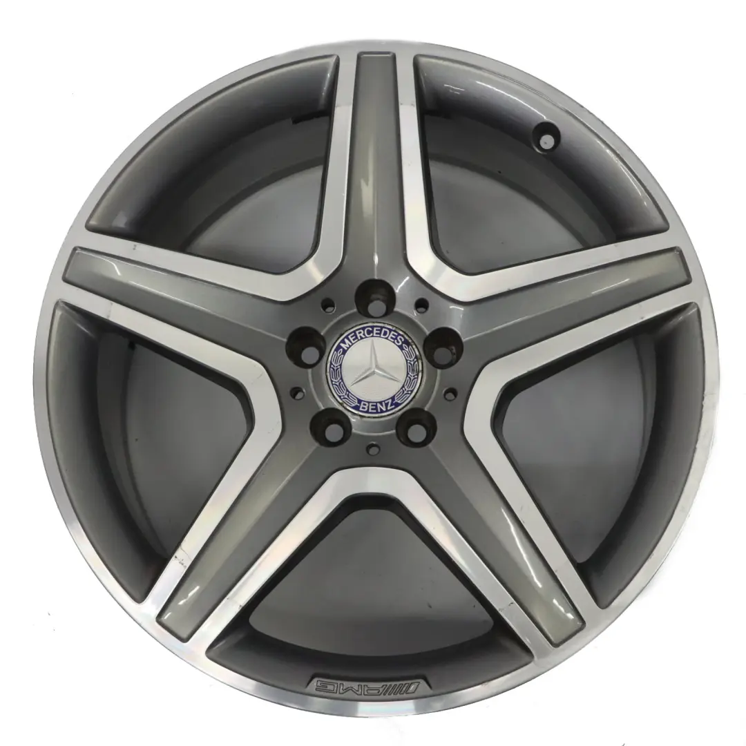 Felga Aluminiowa AMG Szara 19" 8J ET:43,5 do Mercedes GLA X156 o numerze A1564010600 Mercedes GLA X156 Felga Aluminiowa AMG Szara 19" 8J ET:43,5 - SKU A1564010600-5 - Numer Części A1564010600