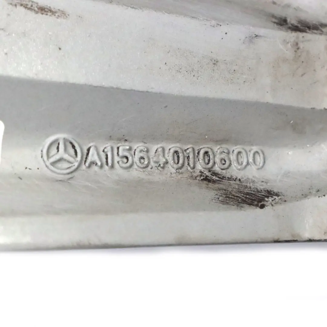 Jante Alliage AMG Gris 19" 8J ET:43,5 5-Spoke pour Mercedes GLA X156 à propos du numéro de pièce A1564010600 Mercedes GLA X156 Jante Alliage AMG Gris 19" 8J ET:43,5 5-Spoke - SKU A1564010600-5 - Numéro de pièce A1564010600