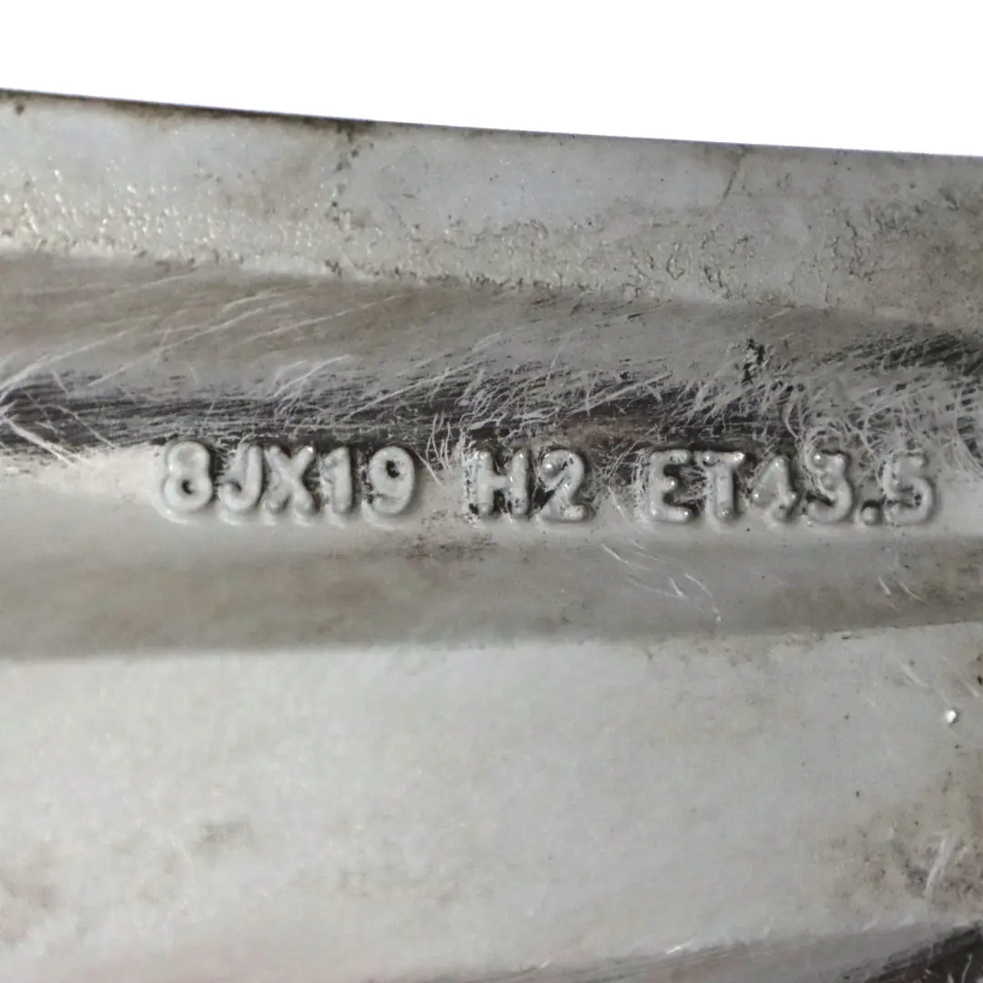 Felga Aluminiowa AMG Szara 19" 8J ET:43,5 do Mercedes GLA X156 o numerze A1564010600 Mercedes GLA X156 Felga Aluminiowa AMG Szara 19" 8J ET:43,5 - SKU A1564010600-6 - Numer Części A1564010600