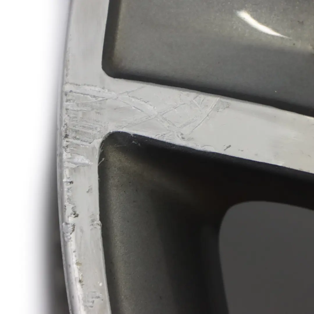 Felga Aluminiowa AMG Szara 19" 8J ET:43,5 do Mercedes GLA X156 o numerze A1564010600 Mercedes GLA X156 Felga Aluminiowa AMG Szara 19" 8J ET:43,5 - SKU A1564010600-6 - Numer Części A1564010600