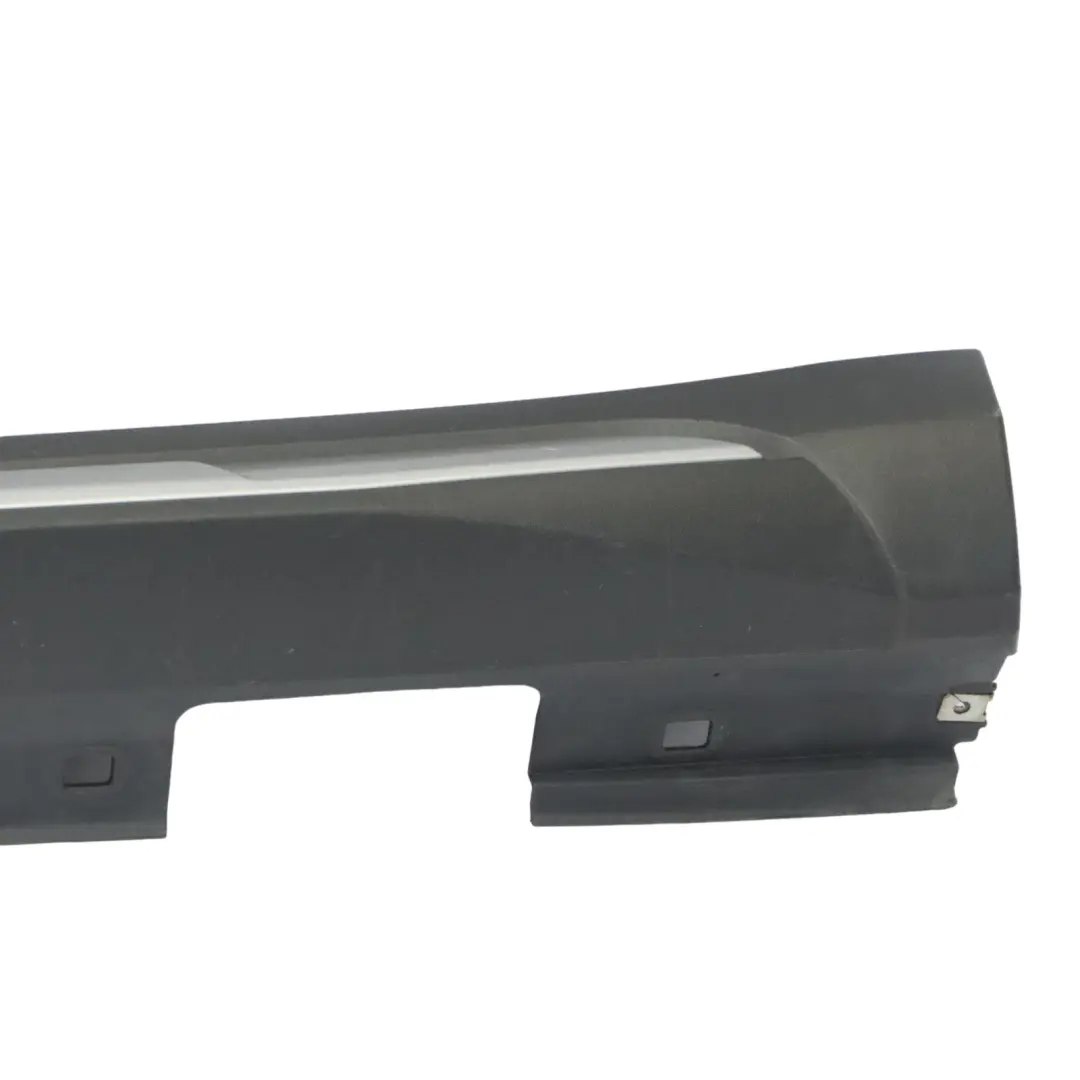 Baguette de Seuil Latérale Gauche Mountain Grey Metallic - 787 pour Mercedes X156 à propos du numéro de pièce A1566980754 Mercedes X156 Baguette de Seuil Latérale Gauche Mountain Grey Metallic - 787 - SKU A1566980754-MG - Numéro de pièce A1566980754