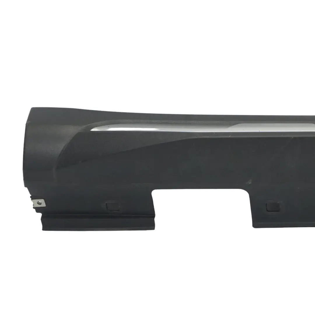 Bande de Seuil Latérale de Porte Droite Mountain Grey - 787 pour Mercedes X156 à propos du numéro de pièce A1566980854 Mercedes X156 Bande de Seuil Latérale de Porte Droite Mountain Grey - 787 - SKU A1566980854-MG - Numéro de pièce A1566980854