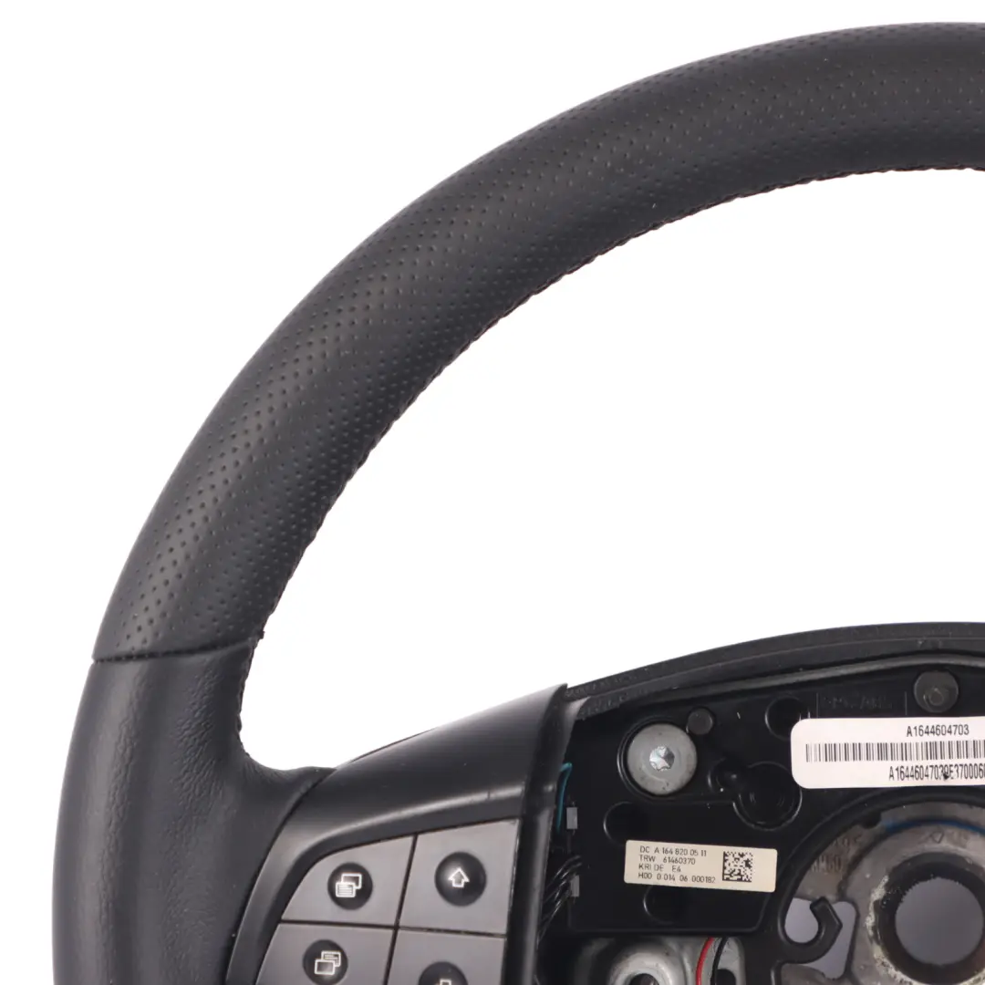 Volant En Cuir Noir Multifonction pour Mercedes ML W164 NEW à propos du numéro de pièce A1644604703 Mercedes ML W164 NEW Volant En Cuir Noir Multifonction - SKU A1644604703-2 - Numéro de pièce A1644604703