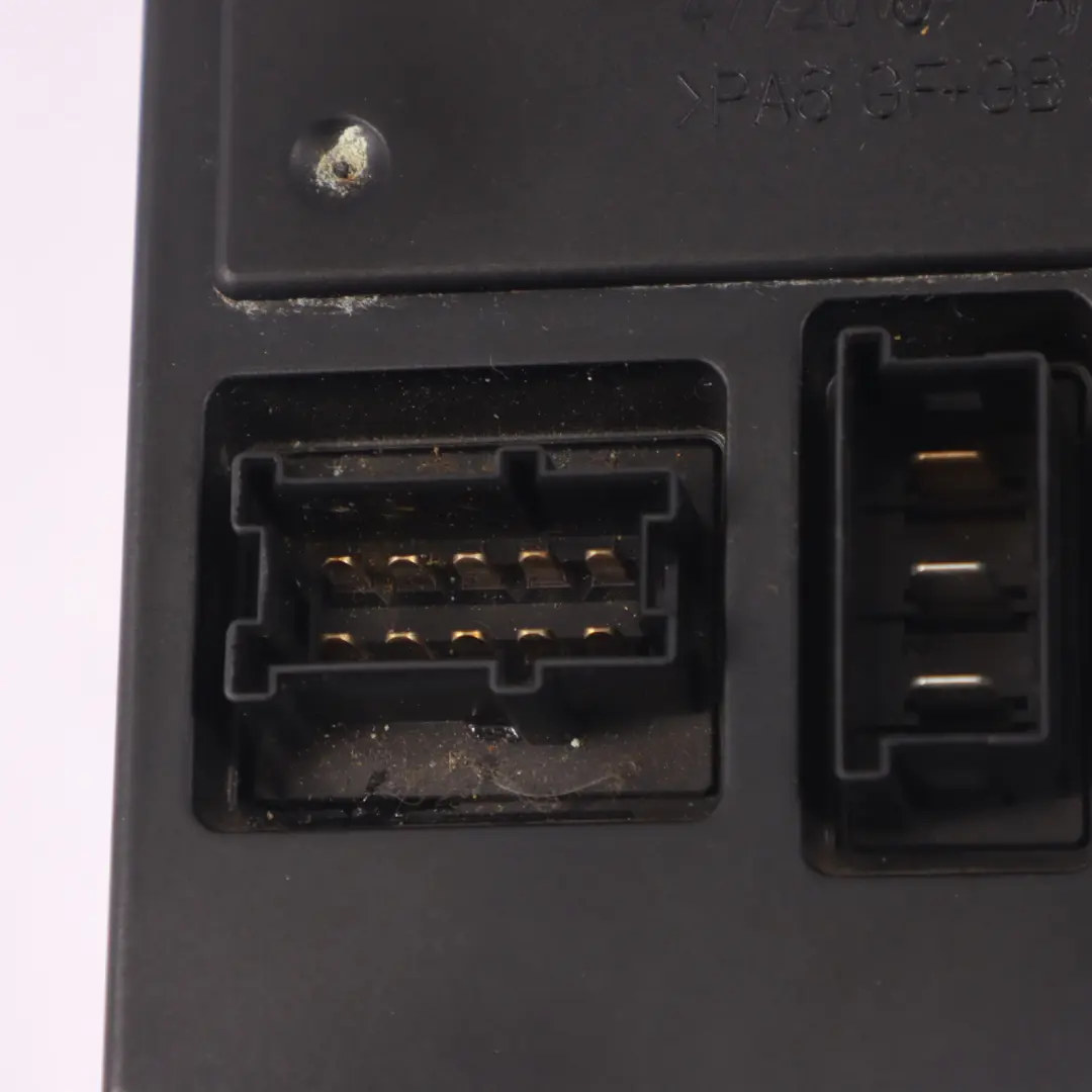 Scatola fusibili anteriore SAM Modulo controllo relè per Mercedes W164 con numero di parte A1645402401 Mercedes W164 Scatola fusibili anteriore SAM Modulo controllo relè - SKU A1645402401 - Numero di parte A1645402401