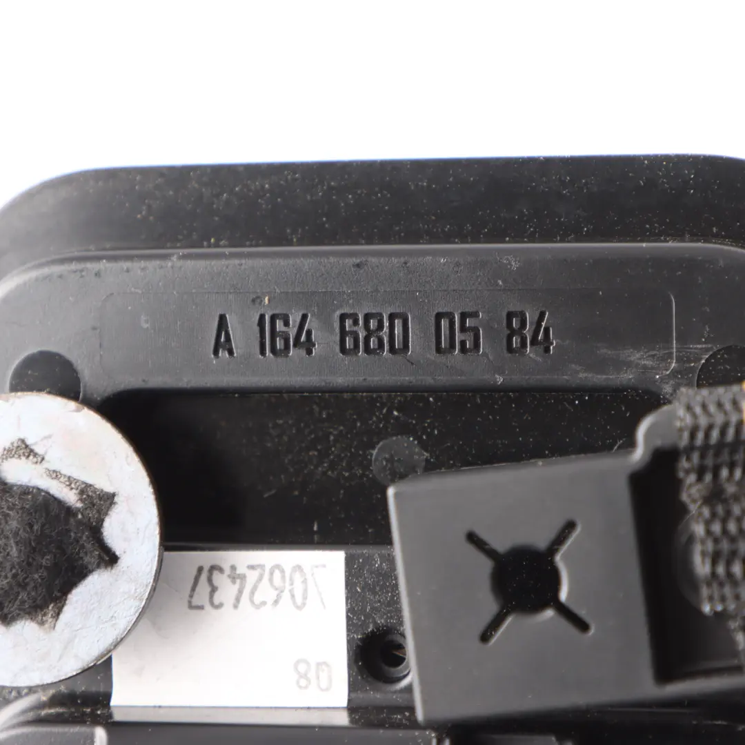 Koffer Raum Boden Griff Mercedes W164 Kofferraum Abdeckung Halterung für  mit Teilenummer A1646800584  Koffer Raum Boden Griff Mercedes W164 Kofferraum Abdeckung Halterung - SKU A1646800584 - Teilenummer A1646800584