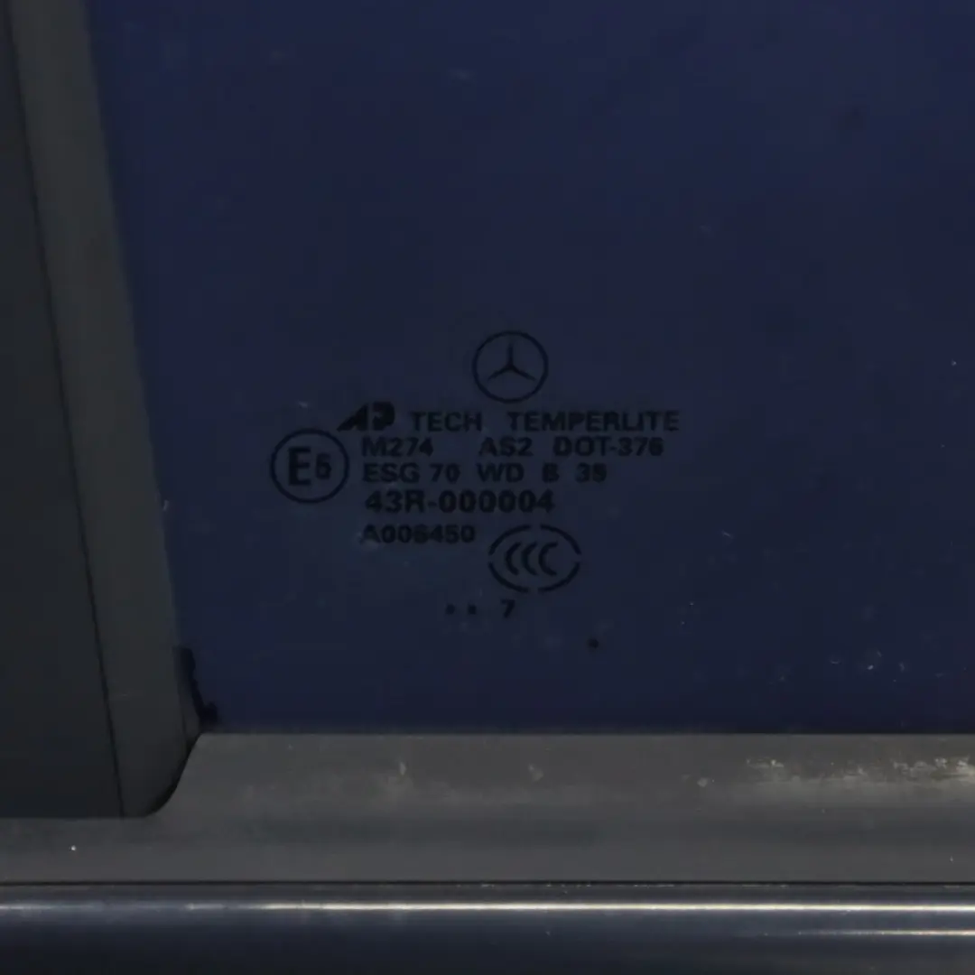 Porta Posteriore Destra Obsidian Black Metallic - 197 per Mercedes ML W164 con numero di parte A1647300205 Mercedes ML W164 Porta Posteriore Destra Obsidian Black Metallic - 197 - SKU A1647300205-OB1 - Numero di parte A1647300205