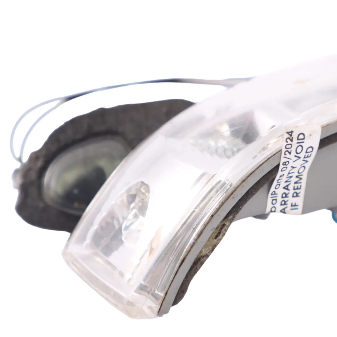 Kierunkowskaz Prawego Lusterka do Mercedes W164 W251 o numerze A1648200621 Mercedes W164 W251 Kierunkowskaz Prawego Lusterka - SKU A1648200621 - Numer Części A1648200621