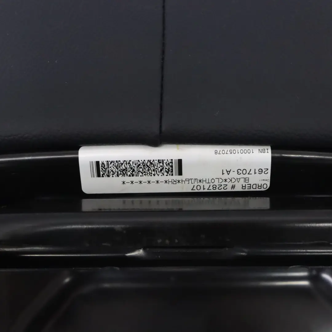 Coprisedile posteriore destro panchina Rivestimento tessuto nero per Mercedes W164 con numero di parte A1649200246 Mercedes W164 Coprisedile posteriore destro panchina Rivestimento tessuto nero - SKU A1649200246 - Numero di parte A1649200246