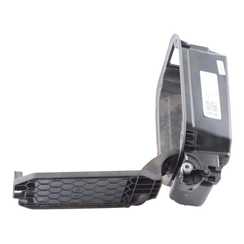 Coperchio sportello Alloggiamento supporto trasporto per Mercedes W166 con numero di parte A1666300167 Mercedes W166 Coperchio sportello Alloggiamento supporto trasporto - SKU A1666300167 - Numero di parte A1666300167