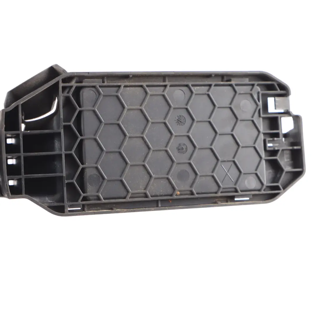Mercedes W166 Couvercle trappe à carburant Pot Carrier Mount Housing - SKU A1666300167 - Numéro de pièce A1666300167