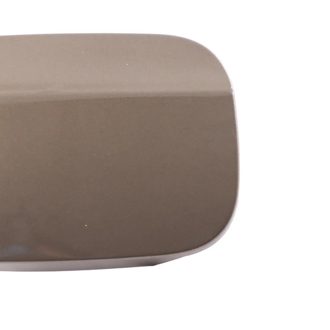 Tankklappe Tankdeckel Abdeckung Steppe Braun Metallic - 490 für Mercedes W169 mit Teilenummer A1697500106 Mercedes W169 Tankklappe Tankdeckel Abdeckung Steppe Braun Metallic - 490 - SKU A1697500106-STE - Teilenummer A1697500106