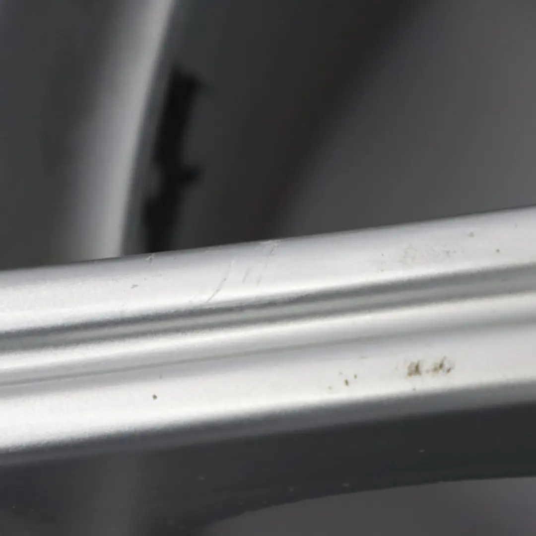 Silberne Hinterrad Felge 17" 8,5J ET:30 10-Speiche für Mercedes R171 mit Teilenummer A1714012302 Mercedes R171 Silberne Hinterrad Felge 17" 8,5J ET:30 10-Speiche - SKU A1714012302-1 - Teilenummer A1714012302