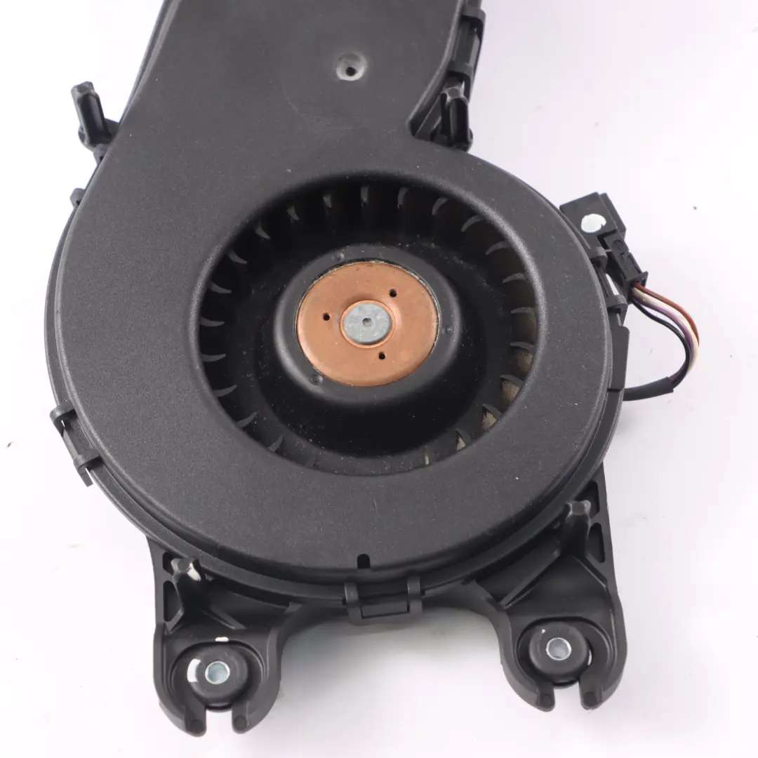 Mercedes R171 Siège Echarpe d'air Chauffage Soufflerie Avant Gauche - SKU A1718300008 - Numéro de pièce A1718300008