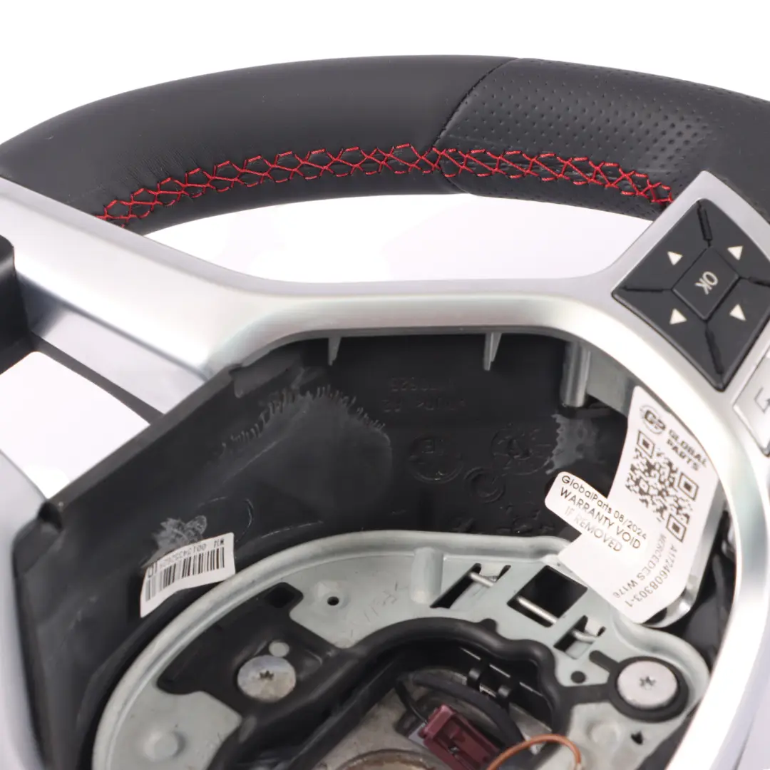NUEVO Cuero Negro Hilos Rojos Palanca de cambio para Volante Mercedes C117 W176 con número de pieza A1724608303 Volante Mercedes C117 W176 NUEVO Cuero Negro Hilos Rojos Palanca de cambio - SKU A1724608303-1 - Número de pieza A1724608303
