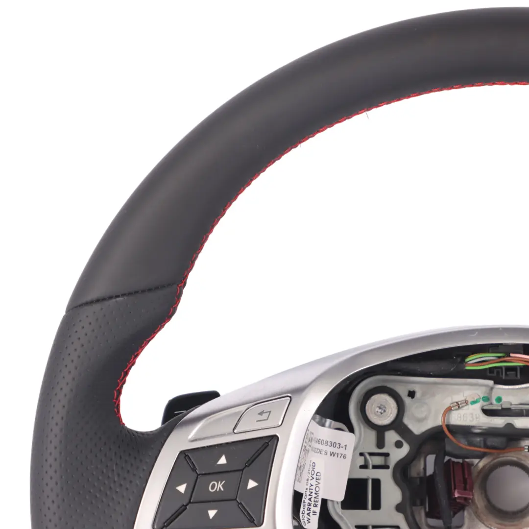NUEVO Cuero Negro Hilos Rojos Palanca de cambio para Volante Mercedes C117 W176 con número de pieza A1724608303 Volante Mercedes C117 W176 NUEVO Cuero Negro Hilos Rojos Palanca de cambio - SKU A1724608303-1 - Número de pieza A1724608303