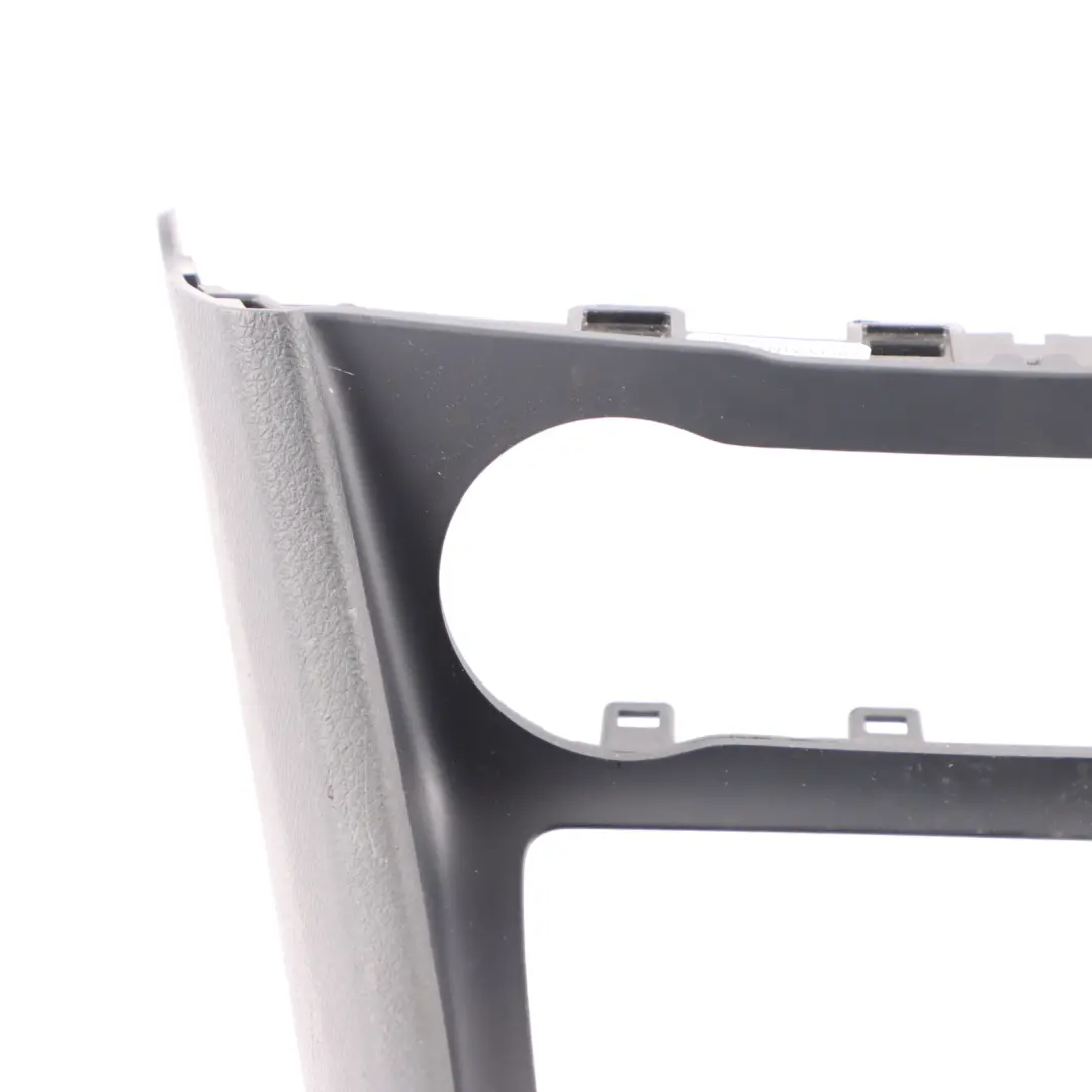 Panel Ramka Osłona Konsoli Środkowej Popielniczka do Mercedes W176 o numerze A1766807100 Mercedes W176 Panel Ramka Osłona Konsoli Środkowej Popielniczka - SKU A1766807100-2 - Numer Części A1766807100