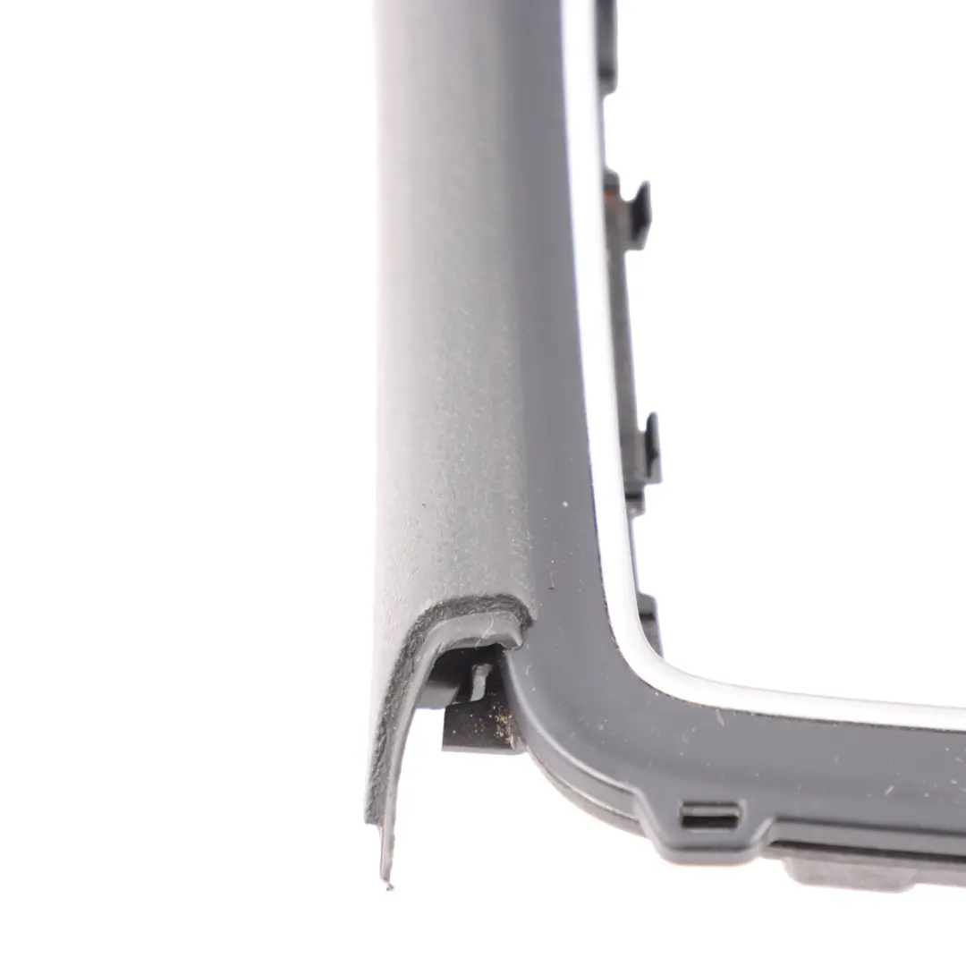 Panel Ramka Osłona Konsoli Środkowej Popielniczka do Mercedes W176 o numerze A1766807100 Mercedes W176 Panel Ramka Osłona Konsoli Środkowej Popielniczka - SKU A1766807100-2 - Numer Części A1766807100