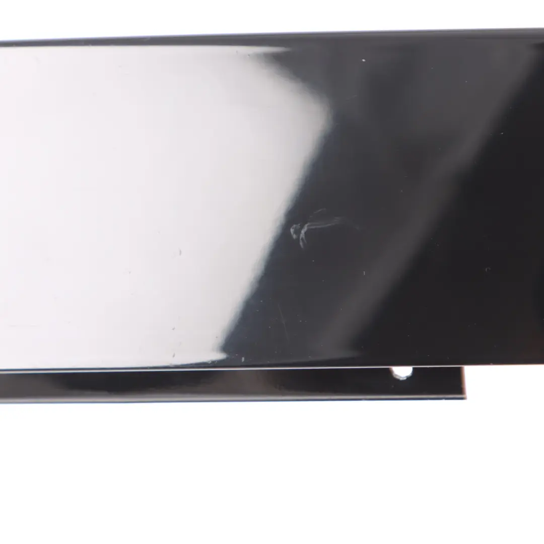 Mercedes W204 Couvercle de Porte Bande de montant B avant droite - SKU A2046903387 - Numéro de pièce A2046903387