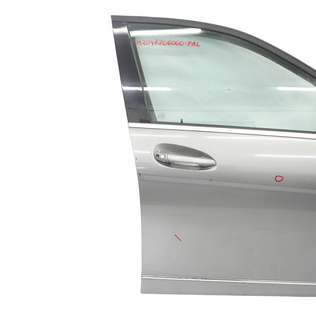 Drzwi Prawe Przednie Palladium Silver Srebrny Metalik - 792 do Mercedes W204 o numerze A2047206000 Mercedes W204 Drzwi Prawe Przednie Palladium Silver Srebrny Metalik - 792 - SKU A2047206000-PAL - Numer Części A2047206000