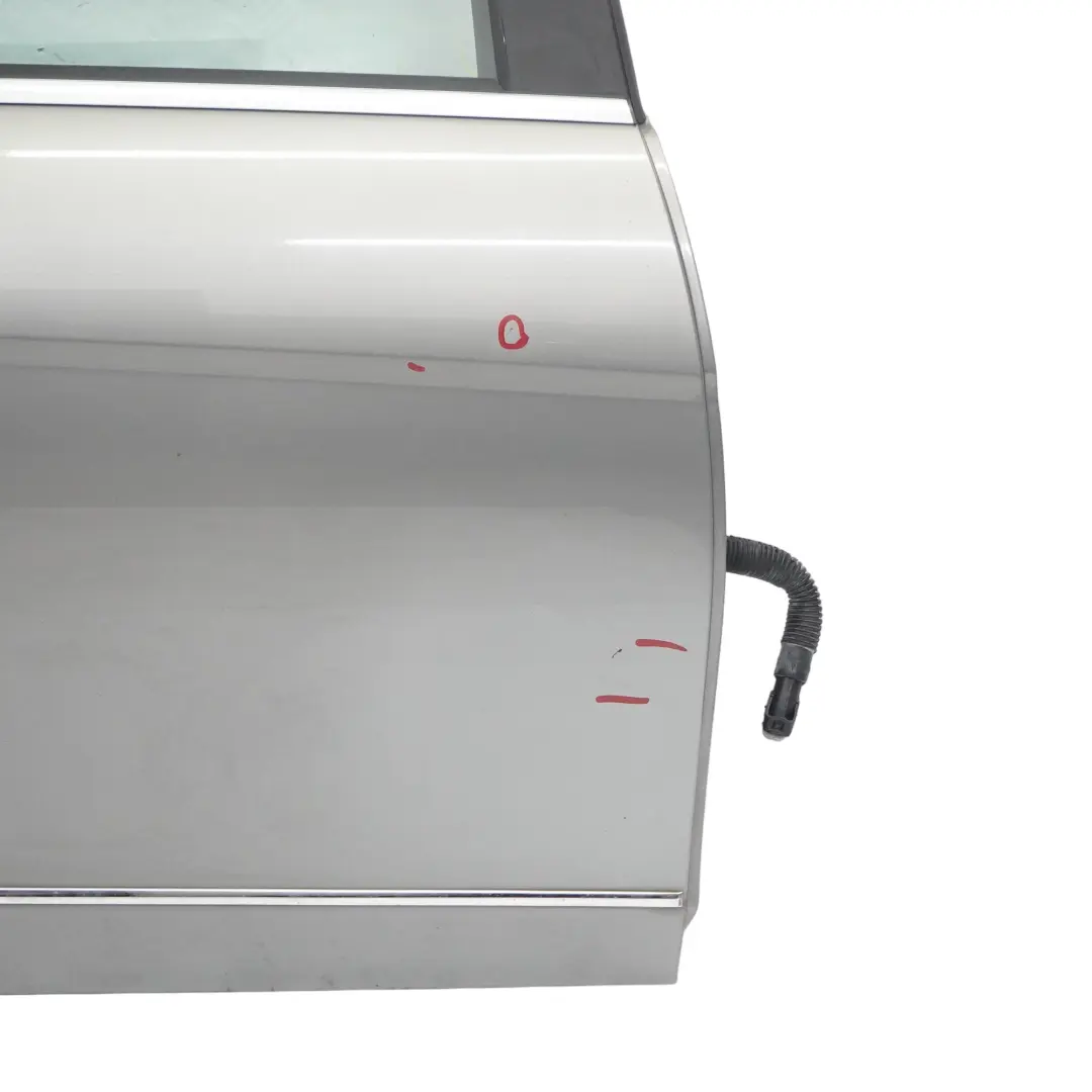 Tür Hinten Links Limousine Palladiumsilber Metallic - 792 für Mercedes W204 mit Teilenummer A2047302100 Mercedes W204 Tür Hinten Links Limousine Palladiumsilber Metallic - 792 - SKU A2047302100-PAL - Teilenummer A2047302100