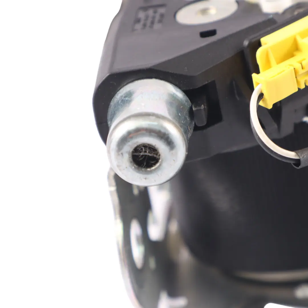 Mercedes W204 Hinterer Sicherheitsgurt Oberer Gurtstraffer Rechts - SKU A2048605686 - Teilenummer A2048605686