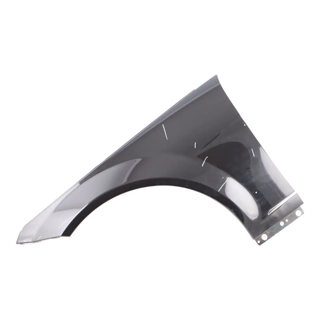 Panneau latéral de l'aile avant gauche Obsidian Black Metallic 197 pour Mercedes W204 à propos du numéro de pièce A2048801318 Mercedes W204 Panneau latéral de l'aile avant gauche Obsidian Black Metallic 197 - SKU A2048801318-OB2 - Numéro de pièce A2048801318