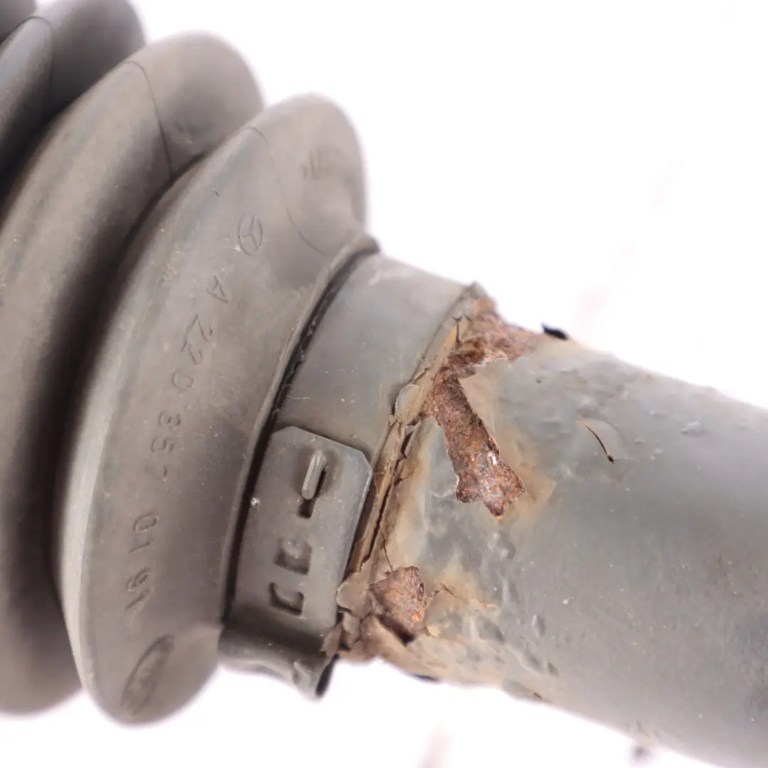 Driveshaft Rear Axle Right O/S Output Shaft to Mercedes W205 C 63 AMG with Part number A2053509508 Mercedes W205 C 63 AMG Driveshaft Rear Axle Right O/S Output Shaft - SKU A2053509508 - Part number A2053509508