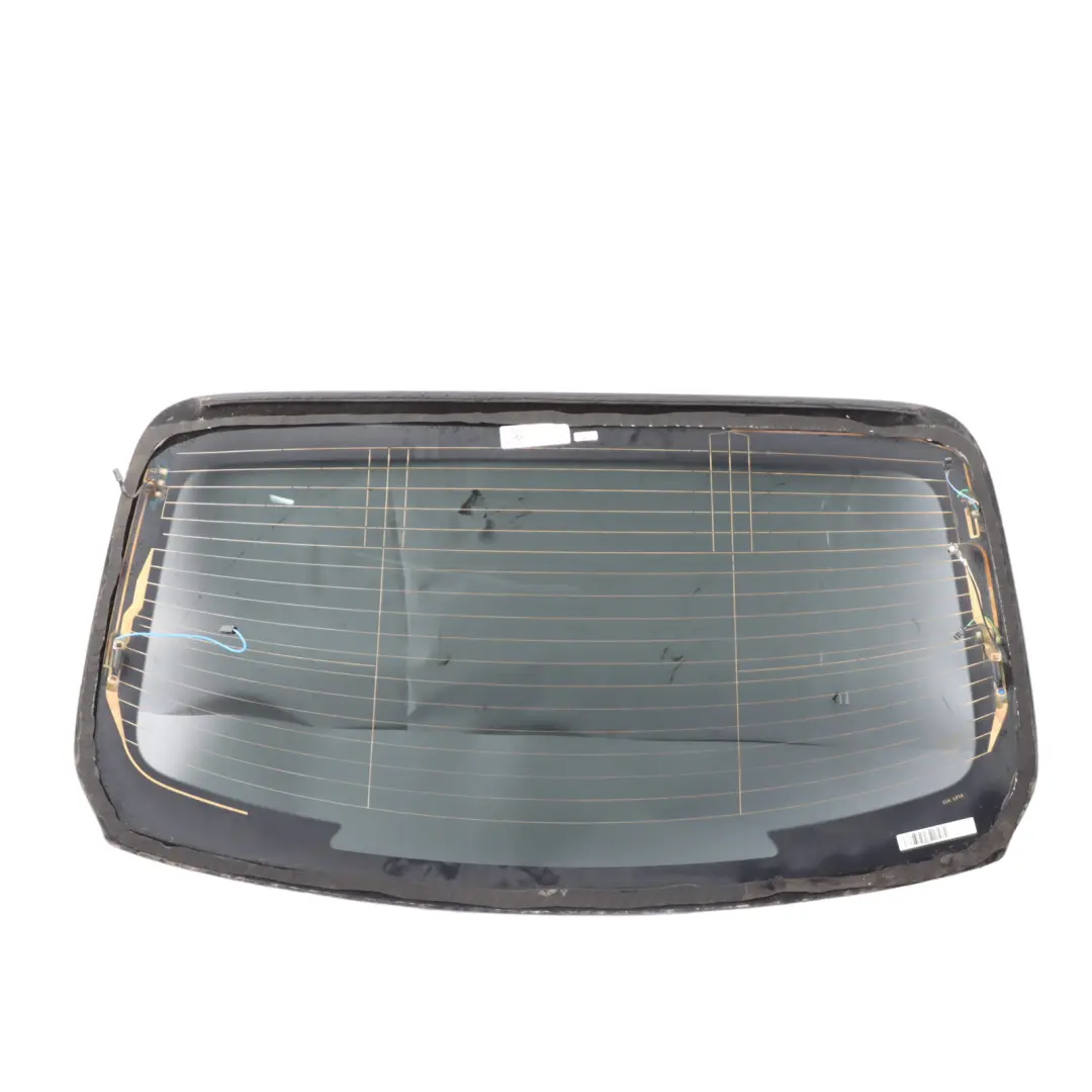 Szyba tylna przyciemniana do Mercedes W205 Sedan o numerze A2056704800 Mercedes W205 Sedan Szyba tylna przyciemniana - SKU A2056704800 - Numer Części A2056704800