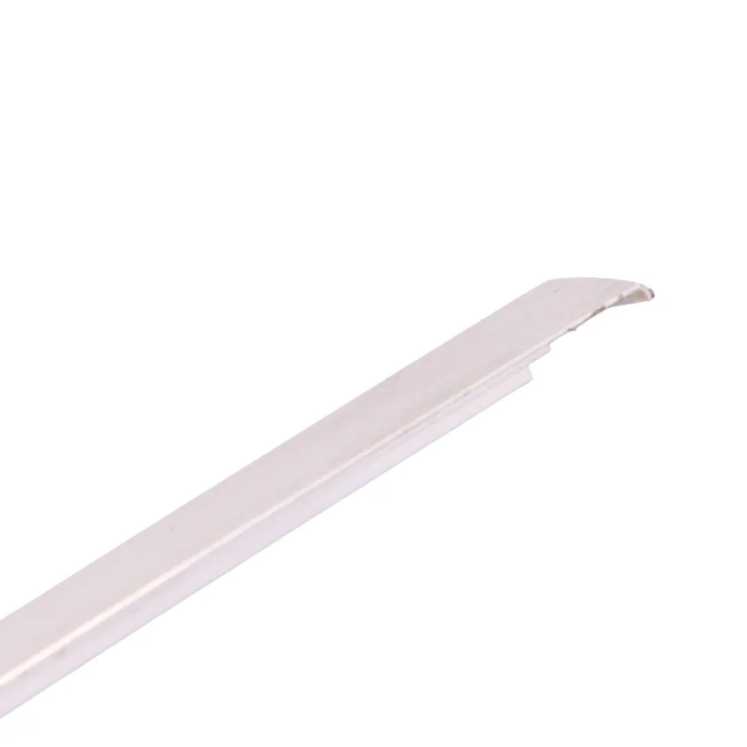 Finestra Striscia Porta Posteriore Destra Modanatura per Mercedes W205 con numero di parte A2056900480 Mercedes W205 Finestra Striscia Porta Posteriore Destra Modanatura - SKU A2056900480 - Numero di parte A2056900480