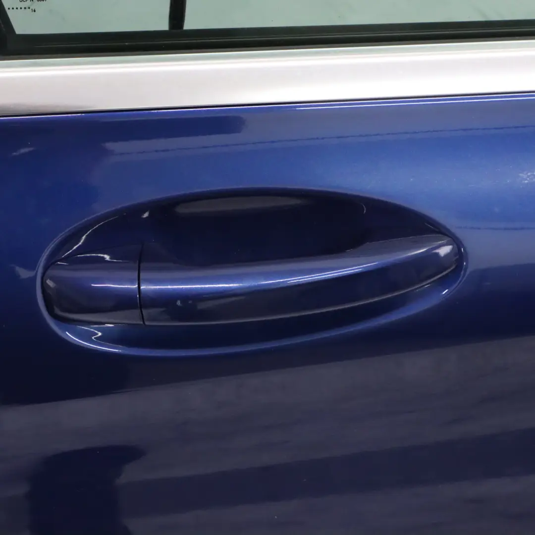Puerta Delantera Derecha Azul Brillante Metalizado - 896 para Mercedes W205 con número de pieza A2057200205 Mercedes W205 Puerta Delantera Derecha Azul Brillante Metalizado - 896 - SKU A2057200205-BRB - Número de pieza A2057200205