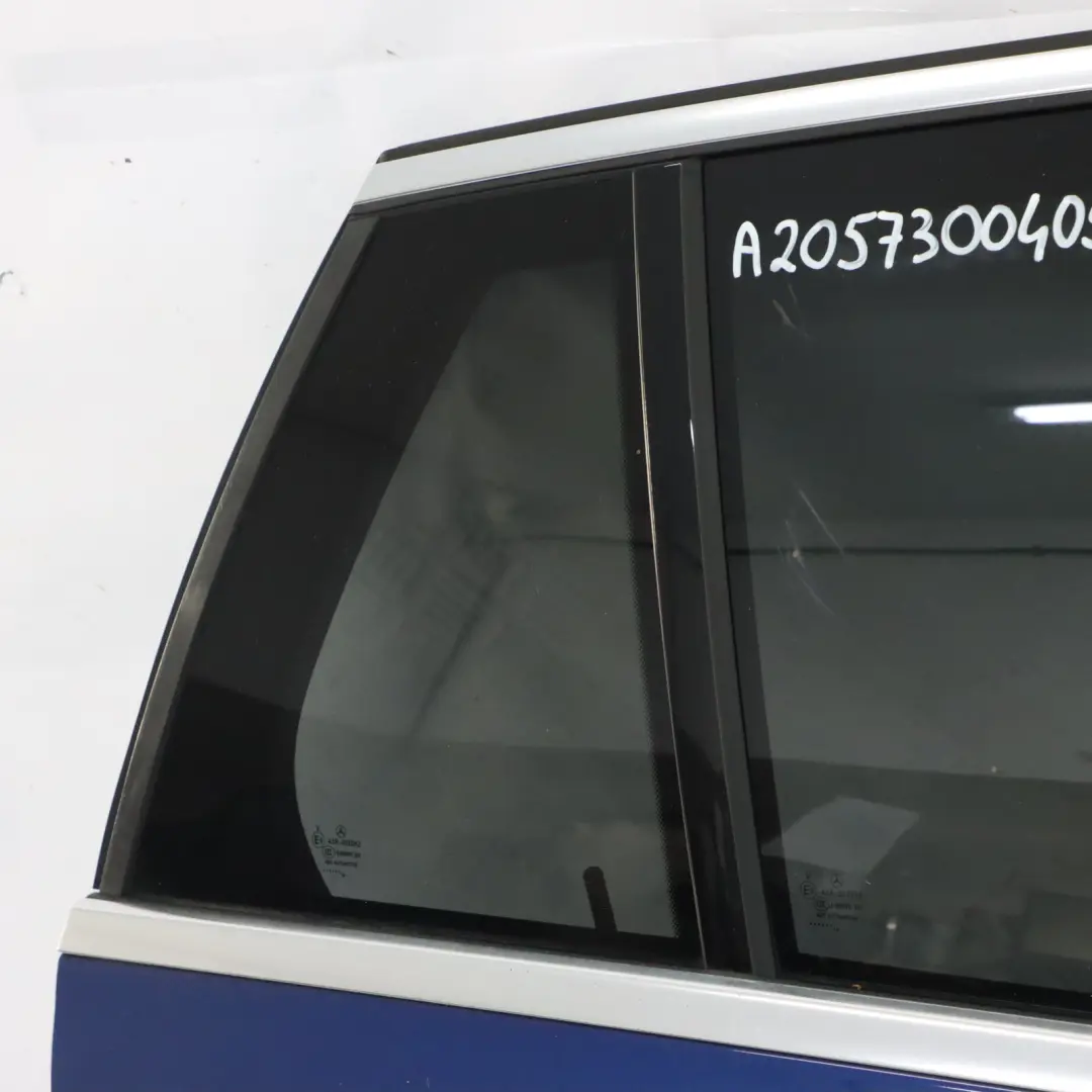 Puerta Trasera Derecha Azul Brillante Metalizado - 896 para Mercedes S205 con número de pieza A2057300405 Mercedes S205 Puerta Trasera Derecha Azul Brillante Metalizado - 896 - SKU A2057300405-BRB - Número de pieza A2057300405