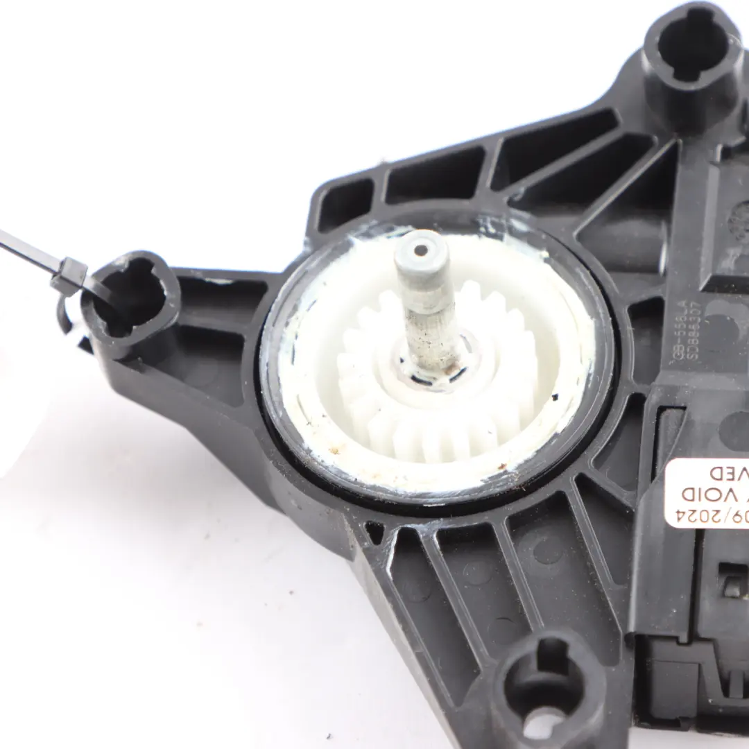 Fensterheber Tür hinten links Regulator Motor für Mercedes W205 C253 mit Teilenummer A2059060301 Mercedes W205 C253 Fensterheber Tür hinten links Regulator Motor - SKU A2059060301 - Teilenummer A2059060301