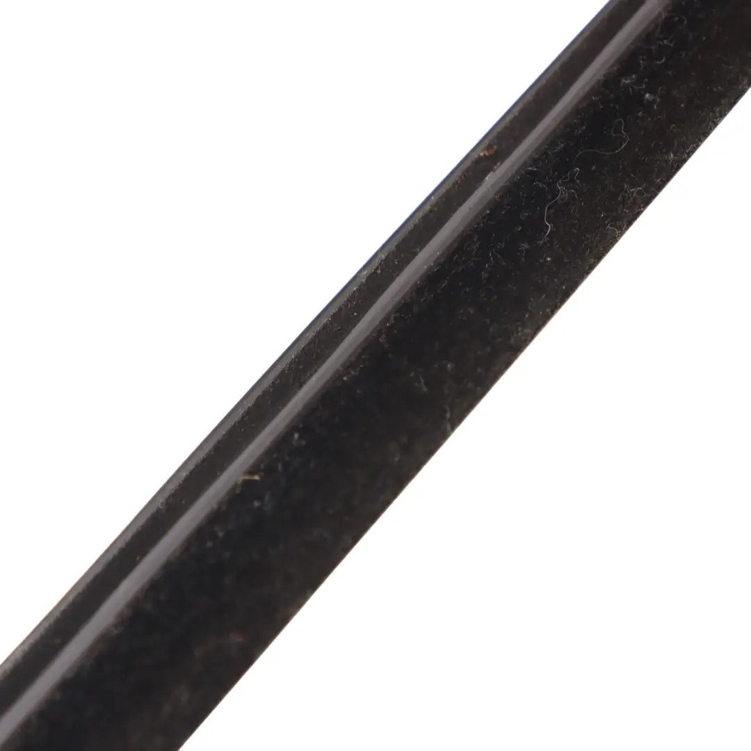 Mercedes A207 Joint de Vitre Arrière Gauche Bande Latérale Chromée - SKU A2076701400 - Numéro de pièce A2076701400