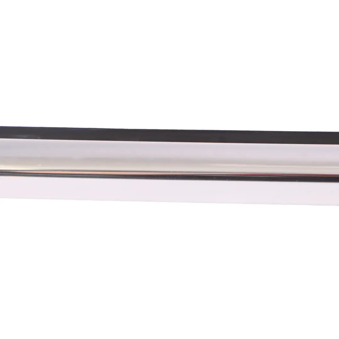 Mercedes A207 Joint de Vitre Arrière Gauche Bande Latérale Chromée - SKU A2076701400 - Numéro de pièce A2076701400