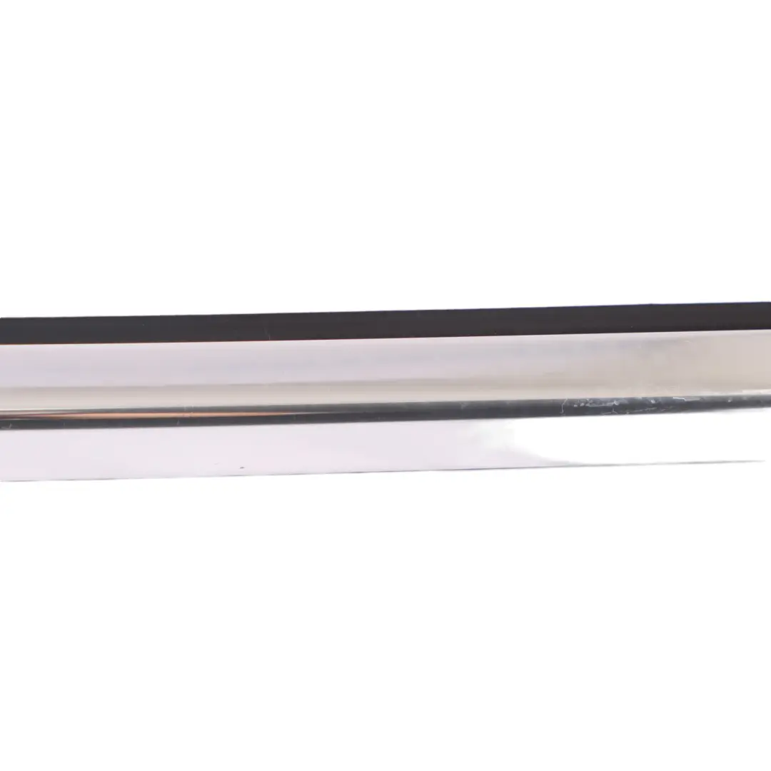 Mercedes A207 Joint de Vitre Arrière Gauche Bande Latérale Chromée - SKU A2076701400 - Numéro de pièce A2076701400
