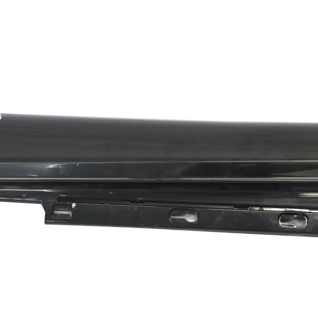 Mercedes A207 Cabrio Faldón Lateral Umbral Puerta Izquierda Obsidian Black - 197 - SKU A2076980954-OB - Número de pieza A2076980954